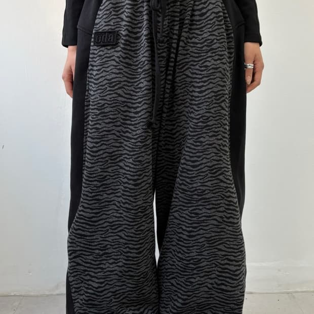 eda zebra mix over sweat pants 이다 