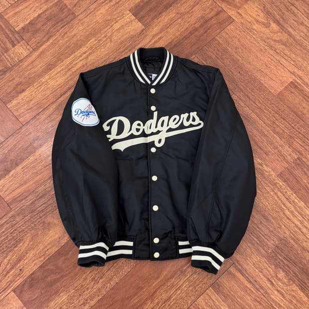90 뉴에라 LA다저스 블랙 스타디움 누빔 자켓 