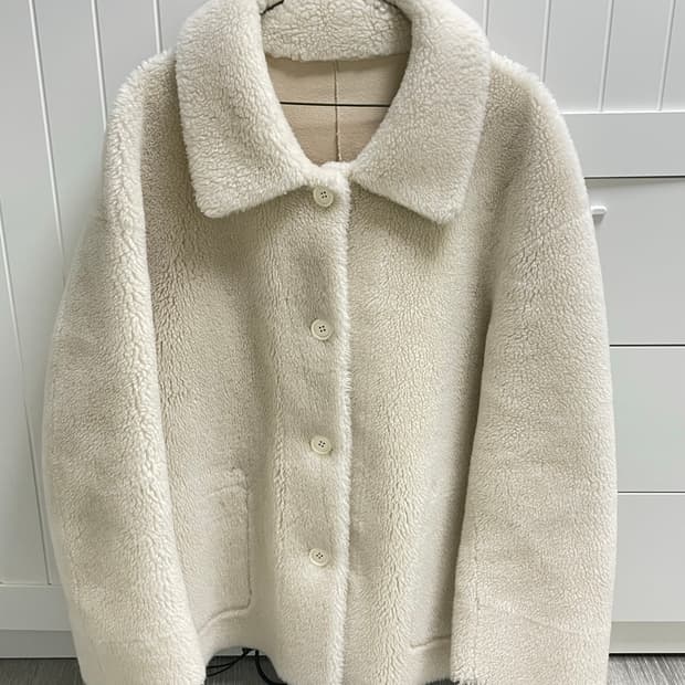 아모멘토 시어링 코트