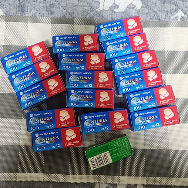 유통기한 지난 120미리 중형필름 16개 일괄판매