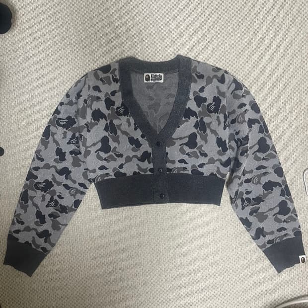 베이프 크롭 가디건