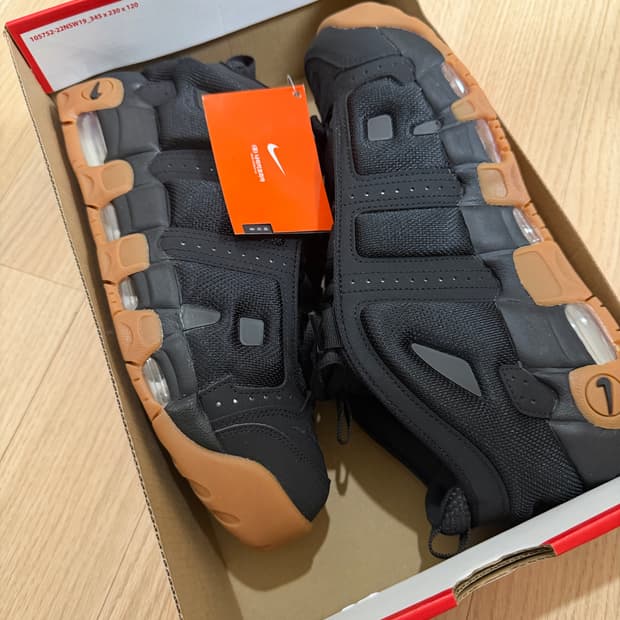 나이키 에어 모어 업템포 로우 280사이즈