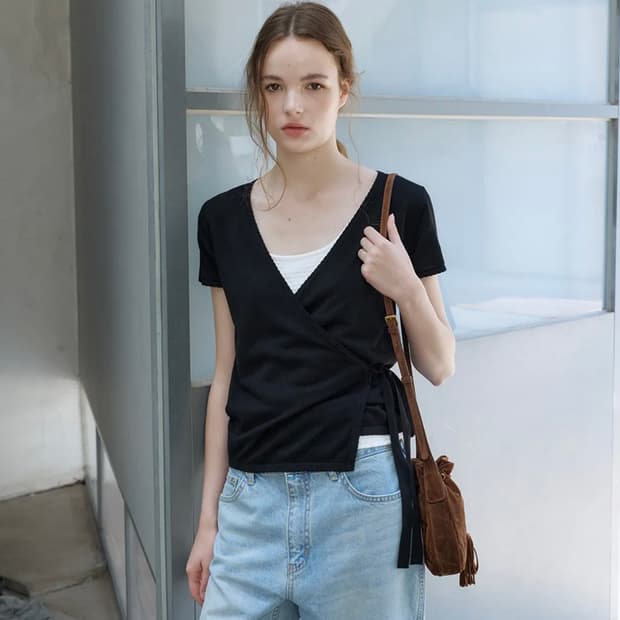 브렌다 브렌든 서울 wrap knit top 블랙