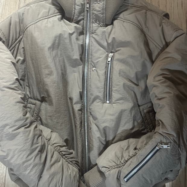 알렌느 하이넥 봄버 카키 베이지