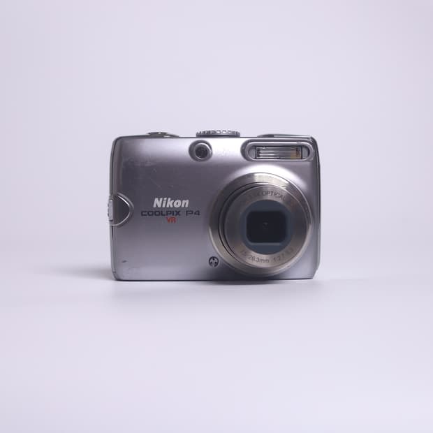 니콘 쿨픽스 P4