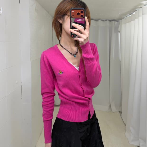 비비안웨스트우드 핑크 브이넥 가디건