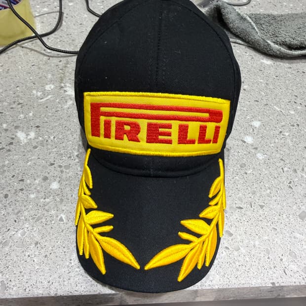 피렐리 월계수 볼캡