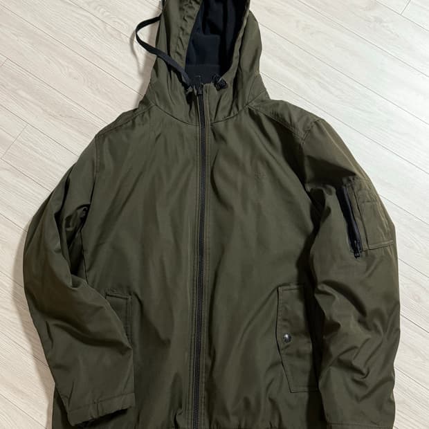 CK 캘빈클라인 카키색 후드 점퍼