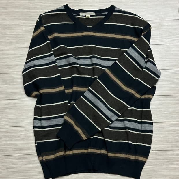 솔리드옴므 스트라이프 니트