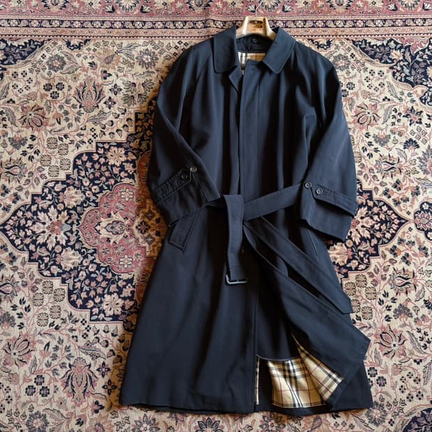 버버리 벨티드 래글런 코트 105