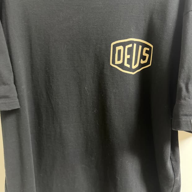 데우스 서울 반팔 판매합니다!