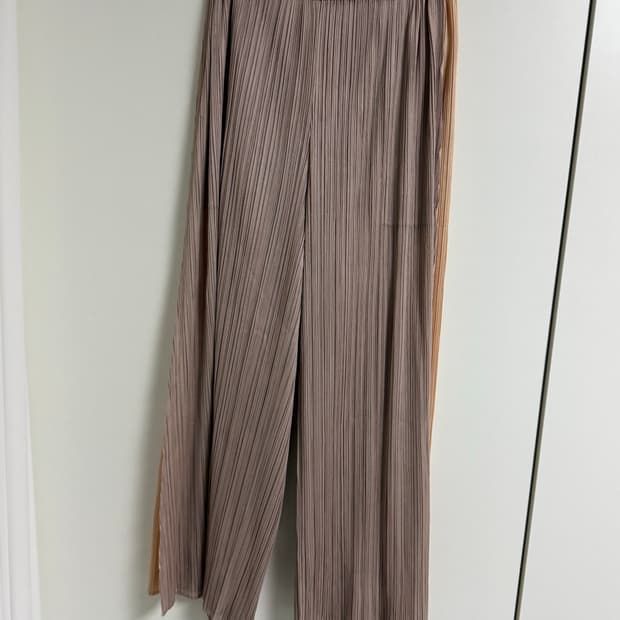 플리츠플리즈 델타 플레어 팬츠