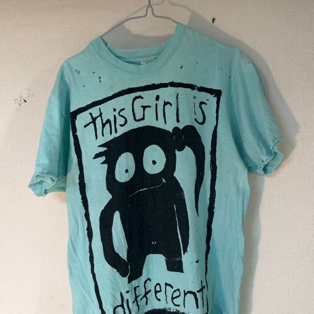 Vintage this girl is different 핑크플로이드