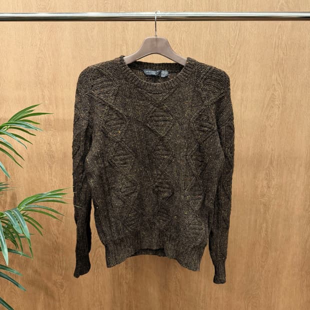 캘빈클라인 라운드넥 긴팔 니트 케이블 패턴 트위드 텍스처 디테일 브라운