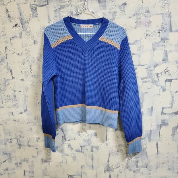 유니클로 마르니 컬러블록 브이넥 니트