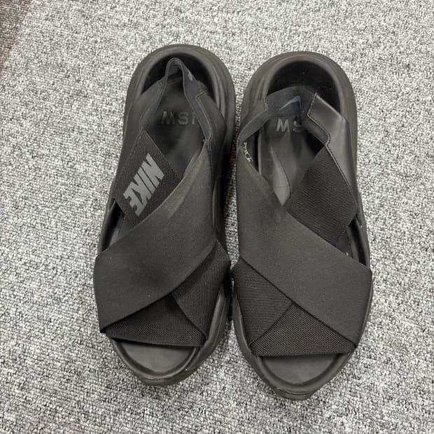 나이키 샌들 블랙