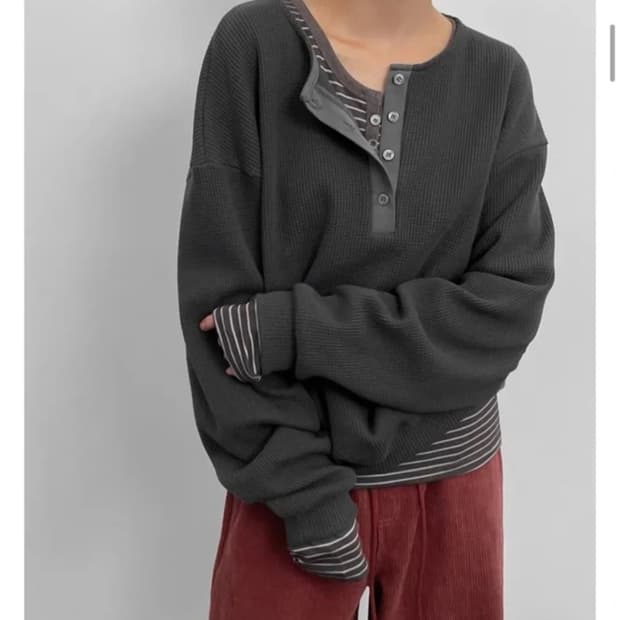 블랙업 할리온 와플 버튼 맨투맨 차콜