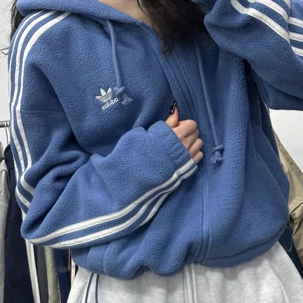 아디다스 플리스 크롭후드집업
