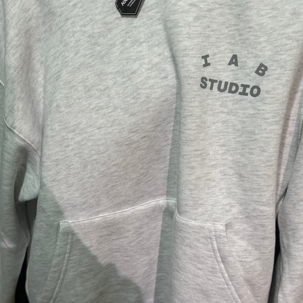 아이앱스튜디오 라이트그레이 후드