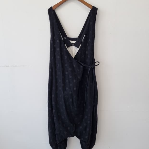 가먼트리프로덕션 블랙 도트 점프슈트