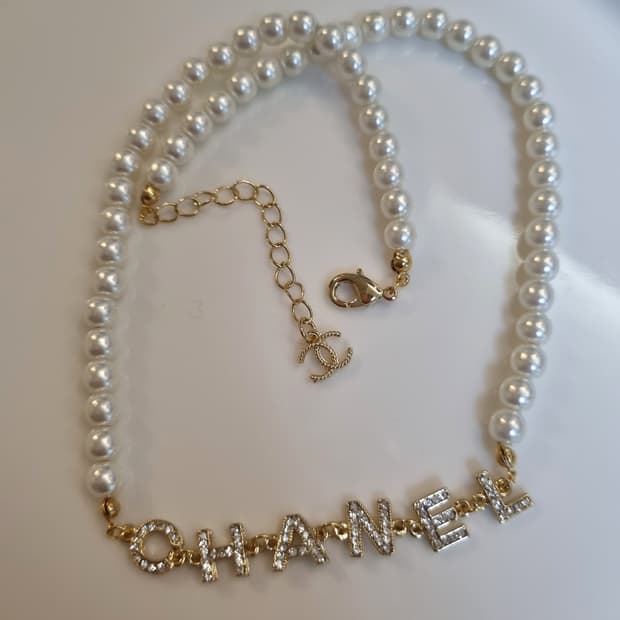 샤넬 업사이클링 이니셜 진주 목걸이