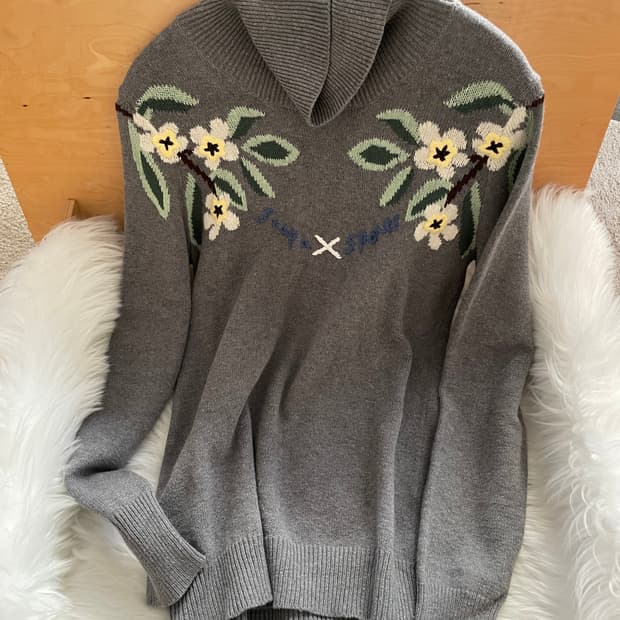 vintage flower embroidered knit