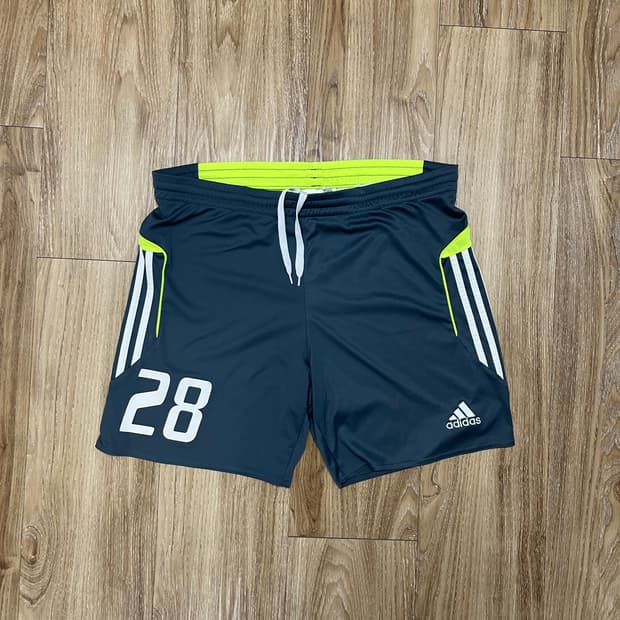 아디다스 반바지 100