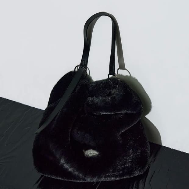 새상품 헬레네파리스 페이블 퍼 빅 숄더백