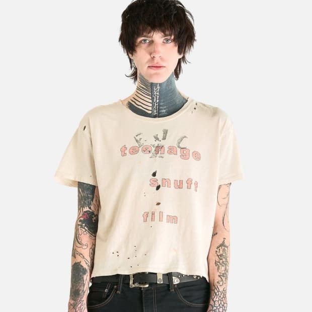 Erd 틴에이지 스너프 티셔츠 구해요