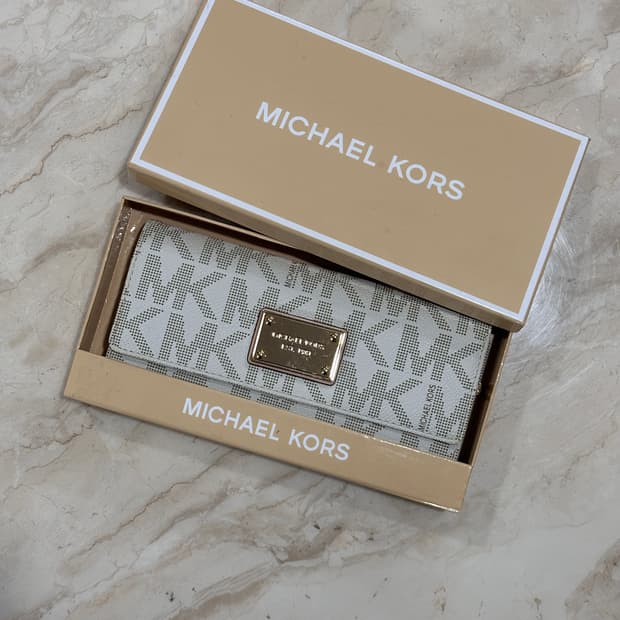 Michael Kors 지갑