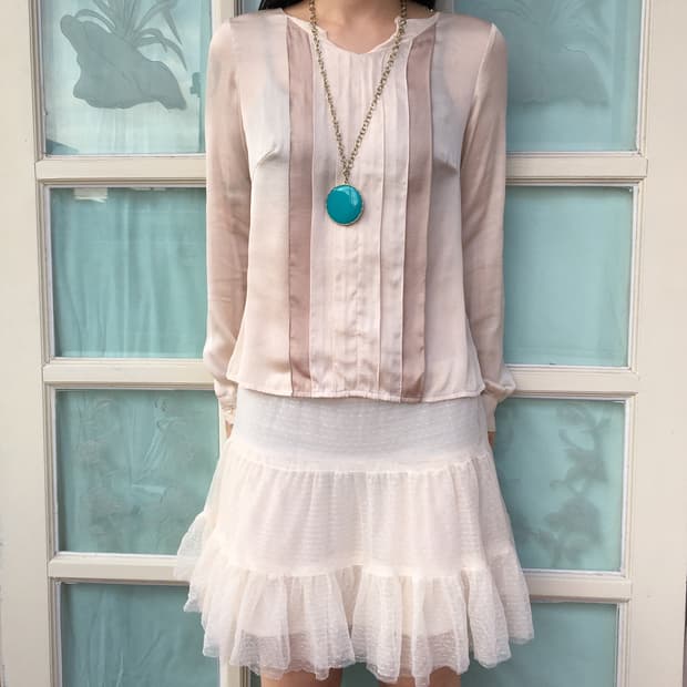 Pleats glossy sleeve