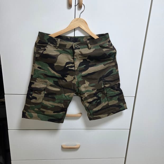 (새상품) 카모플라쥬 카고 반바지