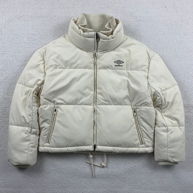 엄브로 스카치 로고 아이보리 크롭 패딩 