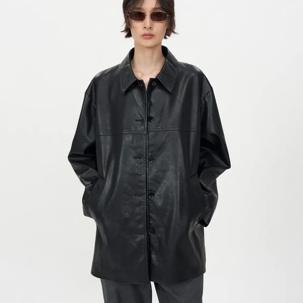 [인사일런스 우먼] 포우 레더 카코트 BLACK