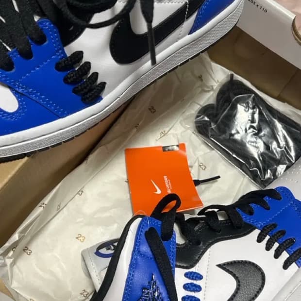 나이키 에어조던1 미드SE 시스터 후드 게임 로얄