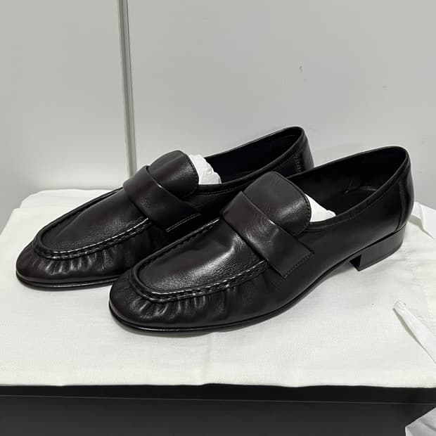 [38.5]더로우 26ss 소프트레더 로퍼/다크 브라운