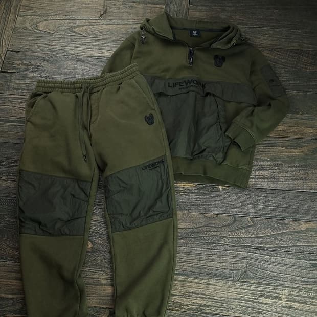 [라이프워크] 로고 자수 나일론 도킹 후드 조거 스웻 셋업 M18868