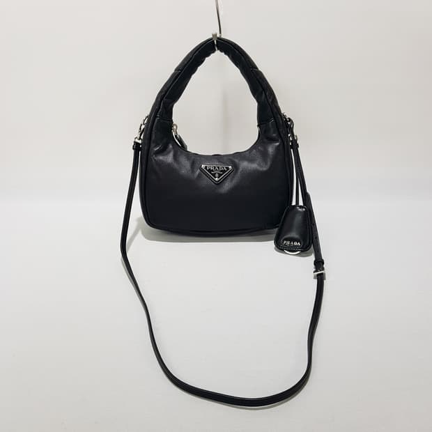 프라다 소프트 패딩 나파 가죽 호보백 1BA384