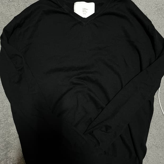 48) 강정석 브이넥 니트