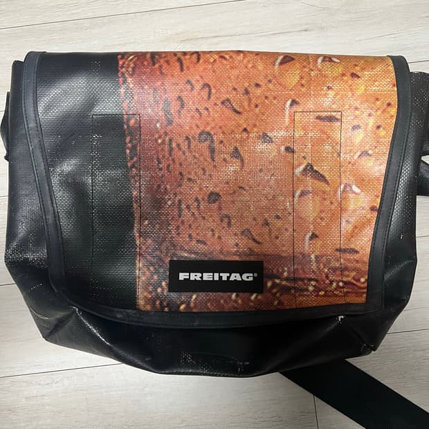 프라이탁 덱스터 전사