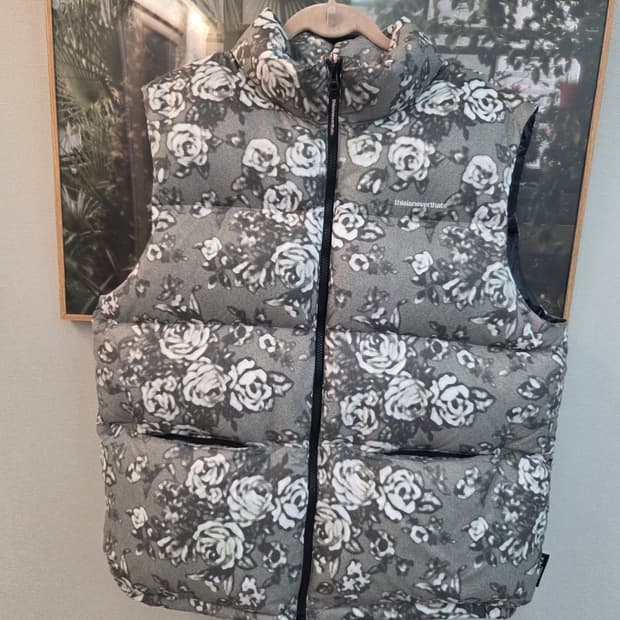 디스이즈네버댓 플라워 그레이 패딩 베스트