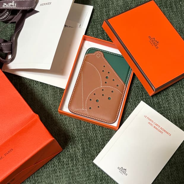 🐸에르메스 개구리 맥세이프 카드지갑 판매해요🧡