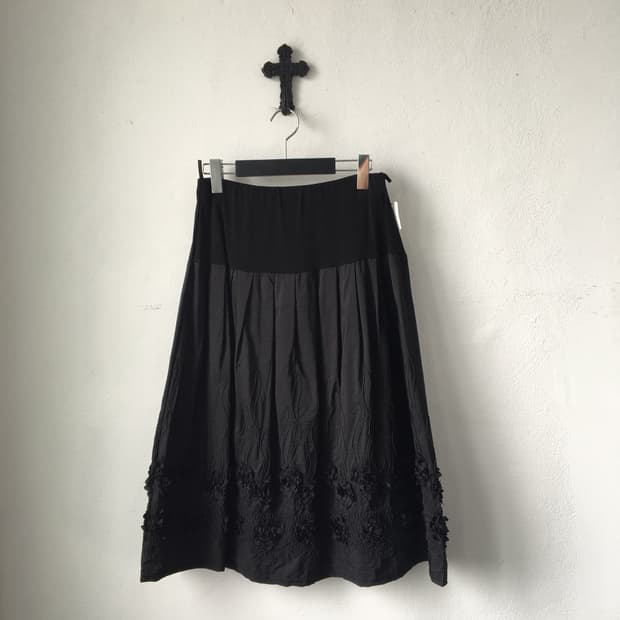 embroidery flower point midi skirt