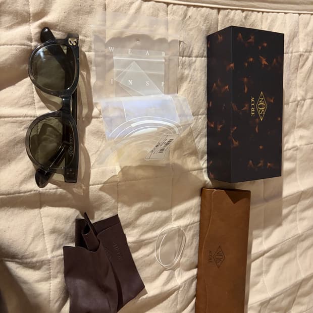 어크루 노스 선글라스