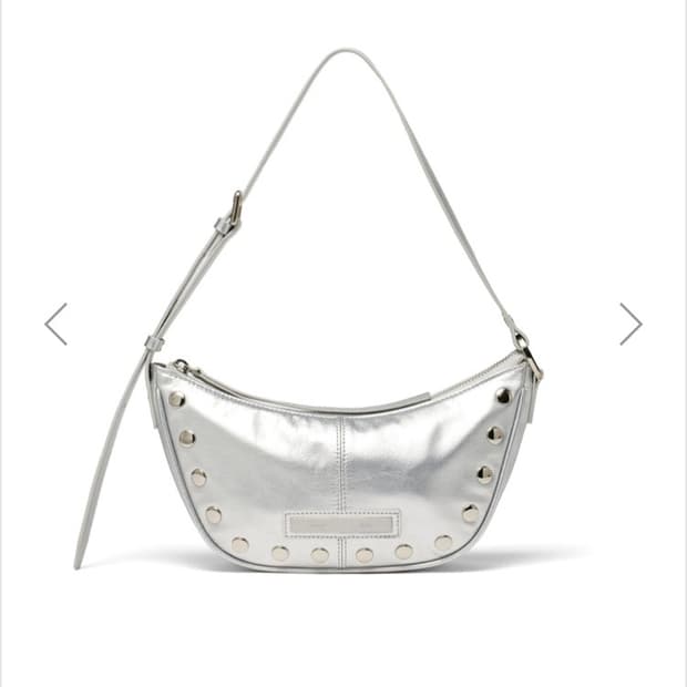 마뗑킴 stud leather shoulder bag in silver