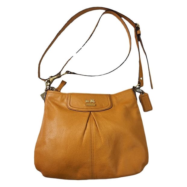 COACH 미니 애슐리 스윙팩 크로스백