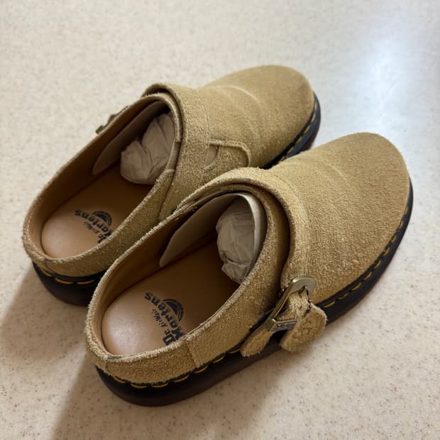 닥터마틴 아이샴 데저트 오아시스 스웨이드 뮬 베이지