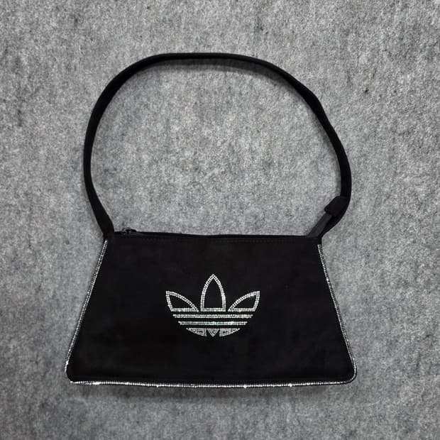 아디다스 라인스톤 스웨이드 숄더백 가방