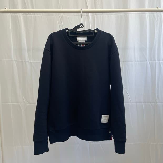 톰브라운 백삼선 맨투맨 네이비 [4]