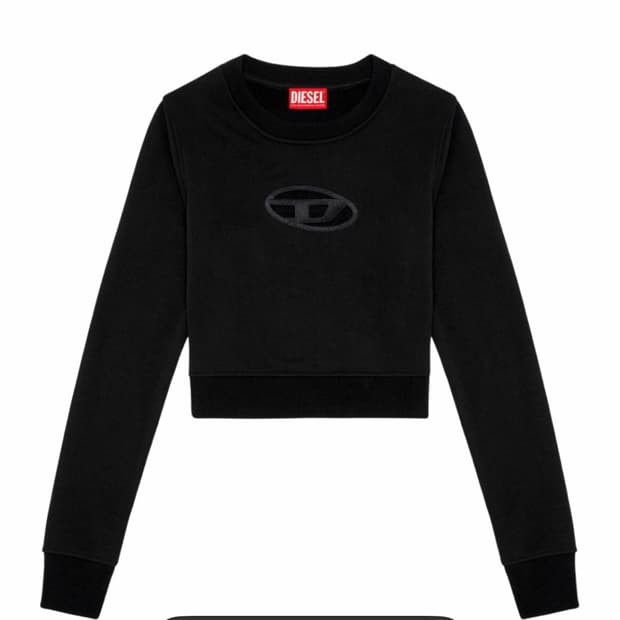 디젤 크롭 컷아웃 맨투맨 새상품 s